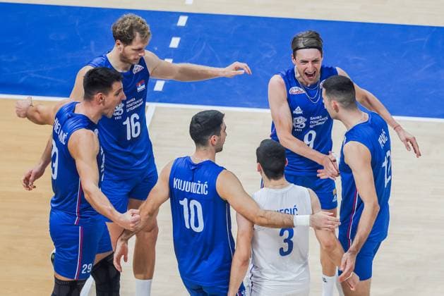 (250923) -- PASAY CITY, Sept. 23, 2025 -- Players of Serbia celebrate after scoring a point during the round of 16 match between Serbia and Iran at the FIVB Men s World Championship, WM, Weltmeisterschaft 2025 in Pasay City, the Philippines, on September 23, 2025. ) (SP)PHILIPPINES-PASAY CITY-VOLLEYBALL-FIVB MEN S WORLD CHAMPIONSHIP 2025-SRB VS IRI ROUELLExUMALI 