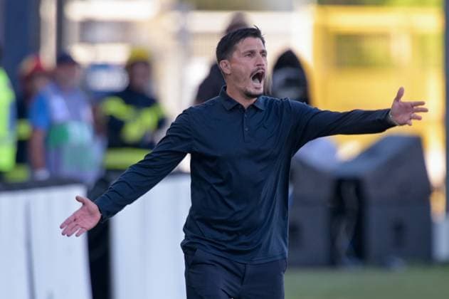 Cagliari s coach Fabio Pisacane during the Coppa Italia Frecciarossa soccer match between Cagliari Calcio and Frosinone at the Unipol Domus in Cagliari, Sardinia - Tuesday, 23 september 2025. - Soccer  Copyright: xGianlucaxZuddas LaPressex