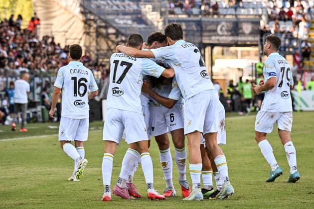 Edoardo Vergani of Frosinone Calcio, Esultanza, Joy, Celebration After scoring goal, during Cagliari Calcio vs Frosinone Calcio, Italian football Coppa Italia match in Cagliari, Italy, September 23 2025  Copyright: xLuigixCanu IPAxSportx xipa-agency.netx xx IPA_65605188 IPA_Agency_IPA65605188