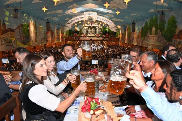 Kevin VOLLAND TSV 1860 Muenchen3 v li TSV 1860 Muenchen at the 190 Oktoberfest 2025 on 23 09 2025 in the Hacker Festzelt