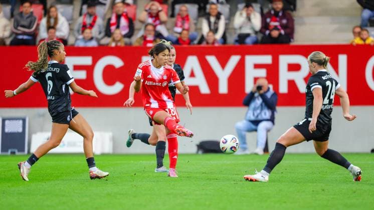 Momoko Tanikawa 18, FC Bayern Munich and Ingibjörg Sigurdardottir 24, SC Freiburg at the match between FC Bayern Munich v SC Freiburg, Football, Women, Google Pixel Women Bundesliga, 2025 2026, Matchday 4 on 23 09 2025 in Munich, FC Bayern Campus DFL and DFB regulations prohibit any use of photographs as image sequences and or quasi video Bayern Germany