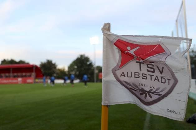 23 09 2025, xjcx, Herren, Fußball, Saison 2025 2026, Regionalliga Bayern, 9 Spieltag TSV Aubstadt FV Illertissen Symbolbild, Flutlicht Spiel in der NGN Arena Aubstadt Sulzfeld Schulstadion Aubstadt Bayern Germany