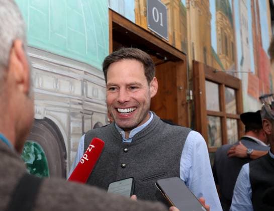 Football, Men, 3 Liga, Season 2025 2026, TSV 1860 Munich, official Oktoberfest visit, Hacker Festzelt Dr Christian Werner, Managing Director Sport TSV 1860 Munich in an interview