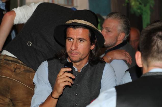 Football, Men, 3 Liga, Season 2025 2026, TSV 1860 Munich, official Oktoberfest visit, Hacker Festzelt Tunay Deniz TSV 1860 Munich with traditional hat