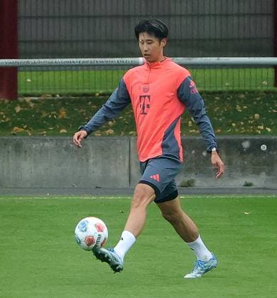 23 09 2025, FC Bayern Training, Saebenerstrasse Muenchen, Soccer, Sport, in the picture Hiroki Ito FC Bayern Muenchen