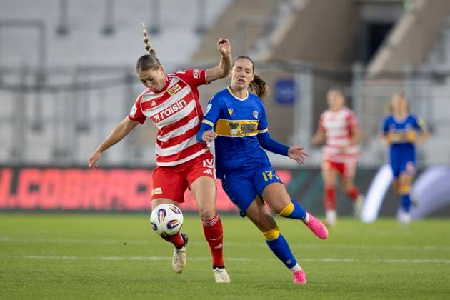 Google Pixel Womens Bundesliga FC Carl Zeiss Jena vs 1 FC Union Berlin Jena 23 09 2025 Samantha Steuerwald 19 1 FC Union Berlin vs Rieke Tietz 17 FC Carl Zeiss Jena Google Pixel Womens Bundesliga FC Carl Zeiss Jena vs 1 FC Union Berlin ad hoc arena at Ernst Abbe Sportfeld 23 09 2025 Copyright: xBEAUTIFULxSPORTS Duehringx