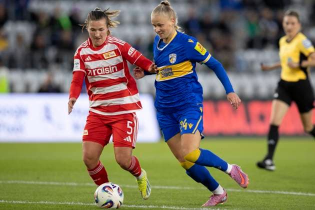 Google Pixel Womens Bundesliga FC Carl Zeiss Jena vs 1 FC Union Berlin Jena 23 09 2025 Katja Orschmann 5 1 FC Union Berlin vs Isabella Jaron 24 FC Carl Zeiss Jena Google Pixel Womens Bundesliga FC Carl Zeiss Jena vs 1 FC Union Berlin ad hoc arena at Ernst Abbe Sportfeld 23 09 2025 Copyright: xBEAUTIFULxSPORTS Duehringx