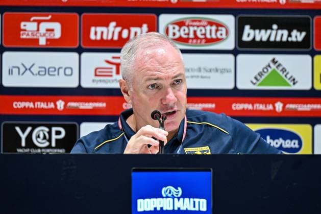 Massimiliano Alvini Head Coach of Frosinone Calcio, press conference, PK, Pressekonferenz Conferenza Stampa during Cagliari Calcio vs Frosinone Calcio, Italian football Coppa Italia match in Cagliari, Italy, September 23 2025  Copyright: xLuigixCanu IPAxSportx xipa-agency.netx xx IPA_65607775 IPA_Agency_IPA65607775