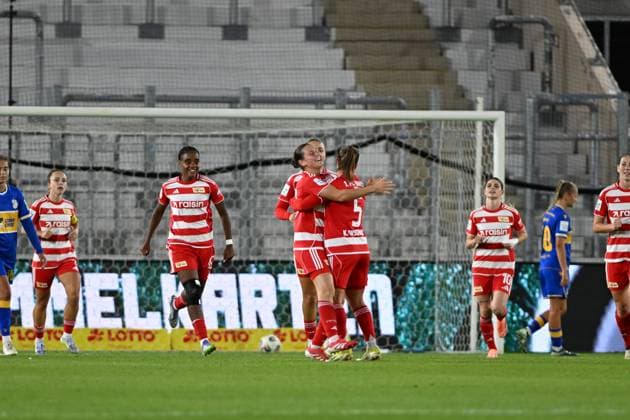 Katja Orschmann 5 1 FC Union Berlin , Eileen Campbell 10 1 FC Union Berlin and other players show emotion after scoring GPFPL FC Carl Zeiss Jena v 1 FC Union Berlin 23 09 2025 Copyright: xJoshuaxHildebrandtx