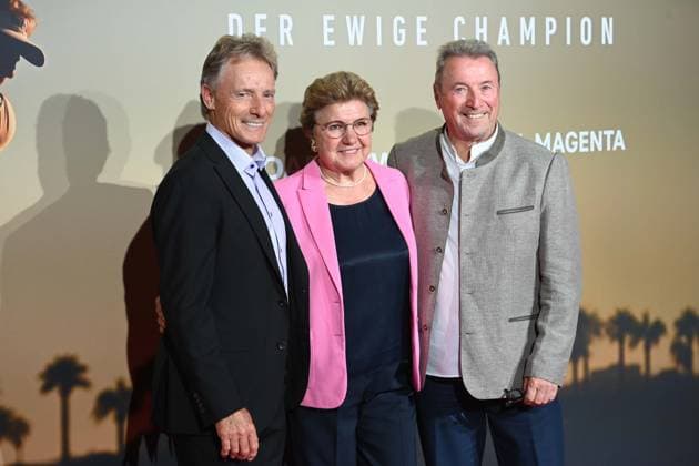 f l Bernhard LANGER, golf pro, Sigi LANGER, wife of Erwin LANGER Erwin LANGER, brother of Bernhard Langer, red carpet, red carpet show, arrival, movie premiere movie premiere BERNHARD LANGER Der Ewige Champion on 23 09 2025 at the Cinedom cinema in Cologne, Â