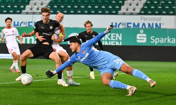 23 09 2025 Soccer Season 2025 2026 Regionalliga Bayern 10 Matchday SpVgg Greuther Fürth Fuerth II U23 Kleeblatt 1 FC Nürnberg II FCN Club xwoxzix Juan Ignacio Cabrera Ros 20, SpVgg Greuther Fürth II Leo Eberle 13, 1 FC Nürnberg FCN II Robin Lisewski 26, 1 FC Nürnberg FCN II