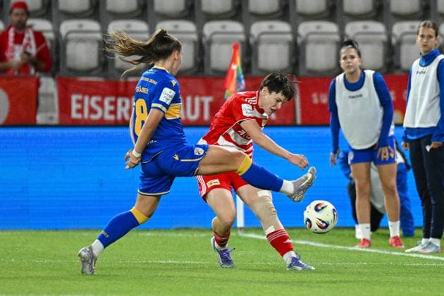 Soccer I Women I Season 2025 2026 I Bundesliga I 4 Matchday I FC Carl Zeiss Jena 1 FC Union Berlin I 23 09 2025 duel Felicia Sophie Sträßer 8, FC Carl Zeiss Jena vs Tomke Schneider 2, 1 FC Union Berlin Jena Ernst Abbe Sportfeld, ad hoc Arena Thüringen Germany Copyright: xLobeca InesxHähnelx