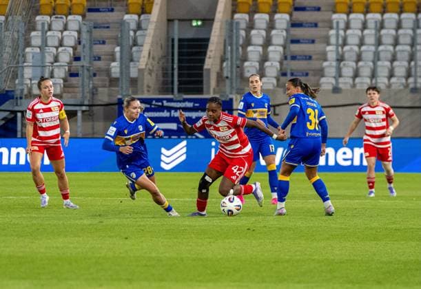 Soccer, Women, Season 2025 2026, Google Pixel Women Bundesliga 4 Matchday , FC Carl Zeiss Jena 1 FC Union Berlin, v l Emily Reske Jena , Naika Reissner 1 FC Union , Nelly Juckel Jena , 23 09 2025, Copyright: xMatthiasxKochx