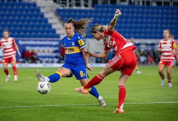 Soccer, Women, Season 2025 2026, Google Pixel Women Bundesliga 4 Matchday , FC Carl Zeiss Jena 1 FC Union Berlin, v l Felicia Sophie Sträßer Jena , Eileen Campbell 1 FC Union , 23 09 2025, Copyright: xMatthiasxKochx