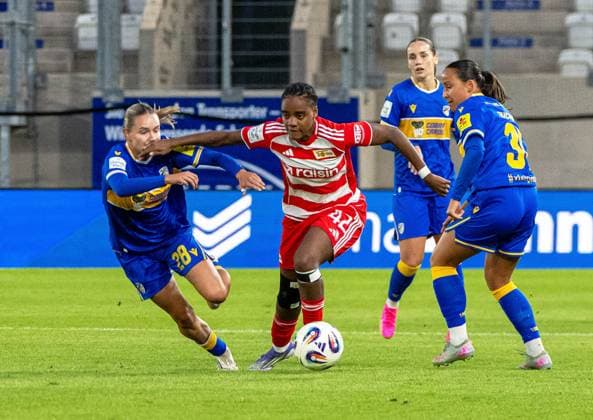Soccer, Women, Season 2025 2026, Google Pixel Women Bundesliga 4 Matchday , FC Carl Zeiss Jena 1 FC Union Berlin, v l Emily Reske Jena , Naika Reissner 1 FC Union , Nelly Juckel Jena , 23 09 2025, Copyright: xMatthiasxKochx