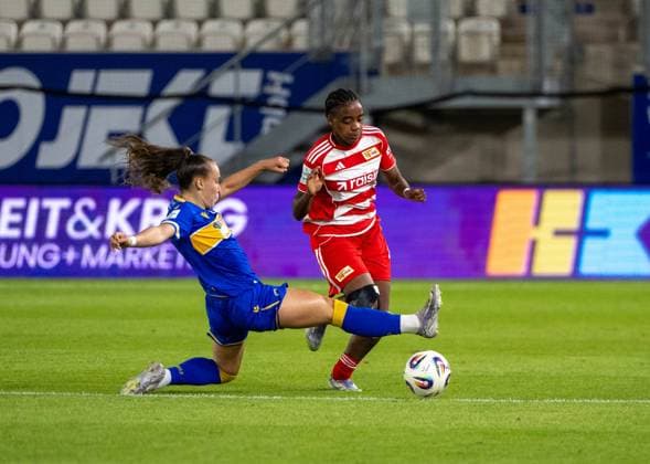 Soccer, Women, Season 2025 2026, Google Pixel Women Bundesliga 4 Matchday , FC Carl Zeiss Jena 1 FC Union Berlin, v l Felicia Sophie Sträßer Jena , Naika Reissner 1 FC Union , 23 09 2025, Copyright: xMatthiasxKochx