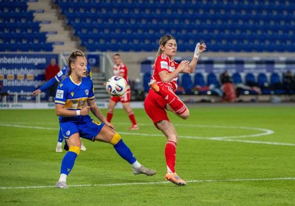 Soccer, Women, Season 2025 2026, Google Pixel Women Bundesliga 4 Matchday , FC Carl Zeiss Jena 1 FC Union Berlin, v l Felicia Sophie Sträßer Jena , Eileen Campbell 1 FC Union , 23 09 2025, Copyright: xMatthiasxKochx