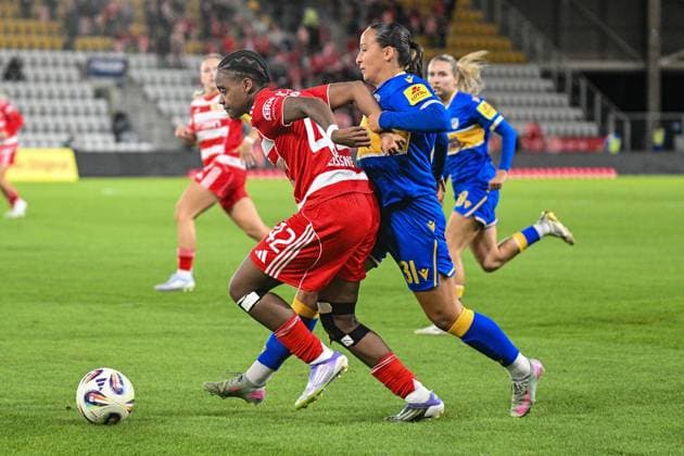 Soccer I Women I Season 2025 2026 I Bundesliga I 4 Matchday I FC Carl Zeiss Jena 1 FC Union Berlin I 23 09 2025 Duel Naika Reissner 42, 1 FC Union Berlin vs Nelly Juckel 31, FC Carl Zeiss Jena Jena Ernst Abbe Sportfeld, ad hoc Arena Thüringen Germany Copyright: xLobeca InesxHähnelx