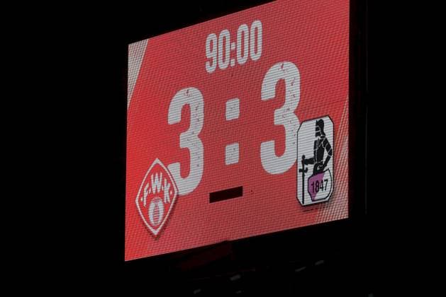 23 09 2025, xfsx, Men, Soccer, Season 2025 2026, Regionalliga Bayern, 10 Matchday FC Wuerzburger Kickers TSV Schwaben Augsburg v li Scoreboard with the final score, FC Wuerzburger Kickers TSV Schwaben Augsburg 3 3 Wuerzburg AKON ARENA Bayern Germany