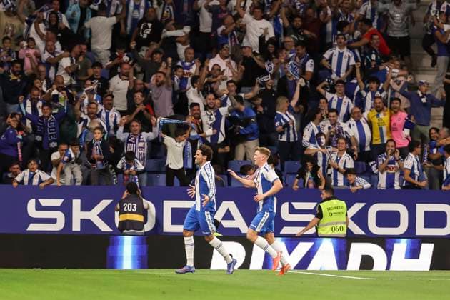 September 23, 2025, Cornella, Barcelona, SPAIN: Leandro Cabrera of RCD Espanyol celebrates a goal during the Spanish league, La Liga EA Sports, football match played between RCD Espanyol and Valencia CF at RCDE Stadium on September 23, 2025 in Cornella, Barcelona, Spain. Cornella SPAIN - ZUMAa181 20250923_zaa_a181_150 Copyright: xJavierxBorregox