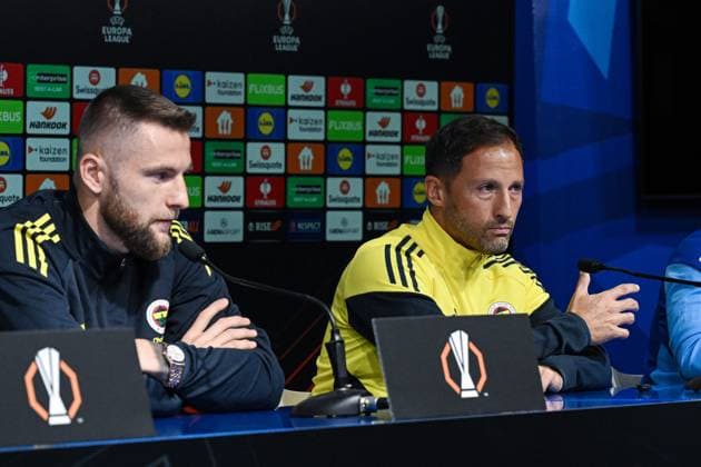 Ahead of the Dinamo Zagreb v Fenerbahce - UEFA Europa League ZAGREB, CROATIA - SEPTEMBER 23: Fenerbahce’s head coach Domenico Tedesco (R) and player Milan Skriniar (L) attend a press conference, PK, Pressekonferenz at Maksimir Stadium ahead of the UEFA Europa League group stage week 1 match against Dinamo Zagreb in Zagreb, Croatia, on September 23, 2025. Elif Ozturk Anadolu Zagreb Croatia. Editorial use only. Please get in touch for any other usage.  Copyright: x2025xAnadoluxElifxOzturkx