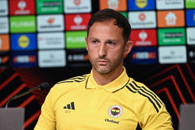 Ahead of the Dinamo Zagreb v Fenerbahce - UEFA Europa League ZAGREB, CROATIA - SEPTEMBER 23: Fenerbahce’s head coach Domenico Tedesco speaks during a press conference, PK, Pressekonferenz at Maksimir Stadium ahead of the UEFA Europa League group stage week 1 match against Dinamo Zagreb in Zagreb, Croatia, on September 23, 2025. Elif Ozturk Anadolu Zagreb Croatia. Editorial use only. Please get in touch for any other usage.  Copyright: x2025xAnadoluxElifxOzturkx