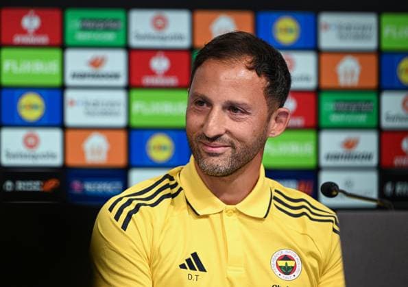 Ahead of the Dinamo Zagreb v Fenerbahce - UEFA Europa League ZAGREB, CROATIA - SEPTEMBER 23: Fenerbahce’s head coach Domenico Tedesco speaks during a press conference, PK, Pressekonferenz at Maksimir Stadium ahead of the UEFA Europa League group stage week 1 match against Dinamo Zagreb in Zagreb, Croatia, on September 23, 2025. Elif Ozturk Anadolu Zagreb Croatia. Editorial use only. Please get in touch for any other usage.  Copyright: x2025xAnadoluxElifxOzturkx