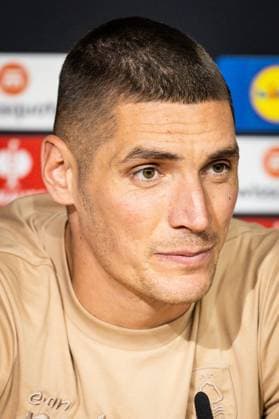 September 23, 2025, Sevilla, Spain, Spain: Nikola MILENKOVIC of Nottingham Forest during a Nottingham Forest press conference, PK, Pressekonferenz at Estadio La Cartuja on September 23, 2025 in Sevilla, Spain. Rafael Roman Sevilla Spain - ZUMAm308 20250923_zsp_m308_001 Copyright: xMatthieuxMirvillex
