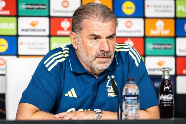 September 23, 2025, Sevilla, Spain, Spain: Ange POSTECOGLOU of Nottingham Forest during a Nottingham Forest press conference, PK, Pressekonferenz at Estadio La Cartuja on September 23, 2025 in Sevilla, Spain. Rafael Roman Sevilla Spain - ZUMAm308 20250923_zsp_m308_005 Copyright: xMatthieuxMirvillex