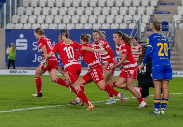 Soccer, Women, Season 2025 2026, Google Pixel Women Bundesliga 4 Matchday , FC Carl Zeiss Jena 1 FC Union Berlin, f l Samantha Steuerwald 1 FC Union , Eileen Campbell 1 FC Union , Dina Orschmann 1 FC Union , Nele Bauereisen 1 FC Union , Ida Heikkinen 1 FC Union , Cheering after goal to 1 2, 23 09 2025, Copyright: xMatthiasxKochx
