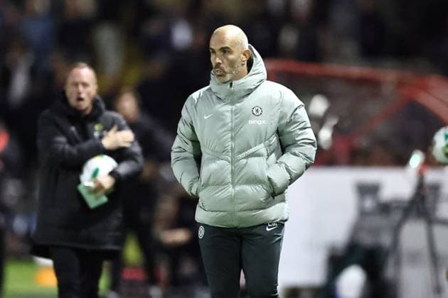 Lincoln City v Chelsea EFL Cup 23 09 2025. Chelsea Head Coach Enzo Maresca during the EFL Cup match between Lincoln City and Chelsea at Sincil Bank, Lincoln, United Kingdom on 23 September 2025. Lincoln Sincil Bank Lincs United Kingdom Editorial use only DataCo restrictions apply See www.football-dataco.com , Copyright: xJohnxMallettx PSI-22888-0025