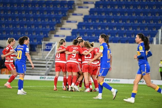 Sophie Weidauer 9 1 FC Union Berlin , Nele Bauereisen 23 1 FC Union Berlin and other players of 1 FC Union Berlin celebrate goal celebration GPFPL FC Carl Zeiss Jena vs 1 FC Union Berlin 23 09 2025 Copyright: xJoshuaxHildebrandtx