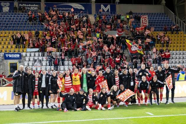 Google Pixel Womens Bundesliga FC Carl Zeiss Jena vs 1 FC Union Berlin Jena 23 09 2025 Team and Fans 1 FC Union Berlin Google Pixel Womens Bundesliga FC Carl Zeiss Jena vs 1 FC Union Berlin ad hoc arena at Ernst Abbe Sportfeld 23 09 2025 Copyright: xBEAUTIFULxSPORTS Duehringx