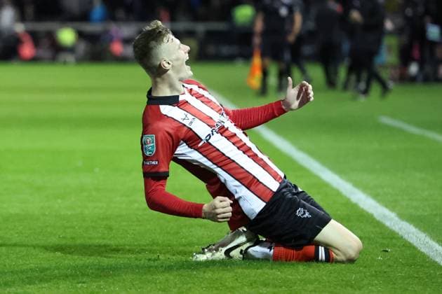 Lincoln City v Chelsea EFL Cup 23 09 2025. GOAL 1-0 Lincoln City forward Rob Street (17) celebrates scoring during the EFL Cup match between Lincoln City and Chelsea at Sincil Bank, Lincoln, United Kingdom on 23 September 2025. Lincoln Sincil Bank Lincs United Kingdom Editorial use only DataCo restrictions apply See www.football-dataco.com , Copyright: xJohnxMallettx PSI-22888-0041