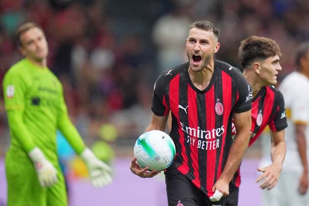 AC MilanÕs Santiago Gimenez celebrates after scoring 1-0 during the round of 32 Frecciarossa Italian Cup 2025 2026 soccer match between Milan and Lecce at San Siro Stadium in Milan , North Italy , Tuesday , September 23 , 2025 . - Soccer  Copyright: xSpada LaPressex