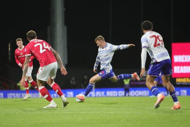 Wrexham FC v Reading EFL Cup 23 09 2025. Mark O™Mahoney of Reading shoots during the EFL Cup match between Wrexham FC and Reading at the Racecourse Ground, Wrexham, United Kingdom on 23 September 2025. Wrexham Racecourse Ground Wales United Kingdom Editorial use only DataCo restrictions apply See www.football-dataco.com , Copyright: xAlunxRobertsx PSI-22905-0009