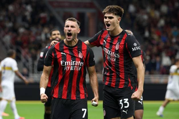 September 23, 2025, Milan, MILAN: Ac Milan s Santiago Gimenez (L) jubilates with his teammate Davide Bartesaghi after scoring goal of 1 to 0 during the round of 32 of the Italian Cup soccer match between Milan and Lecce at Giuseppe Meazza stadium in Milan, 23 September 2025..ANSA MATTEO BAZZI. Soccer; Italian Cup: Milan Vs Lecce  - ZUMAa110 20250923_zaf_a110_001 Copyright: xMatteoxBazzix