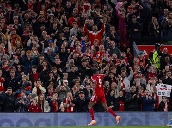 Football - Football League Cup - 3rd Round - Liverpool FC v Southampton FC LIVERPOOL, ENGLAND - Tuesday, September 23, 2025: Liverpool s Alexander Isak celebrates after scoring the first goal during the Football League Cup 3rd Round match between Liverpool FC and Southampton FC at Anfield. (Photo by David Rawcliffe Propaganda) LIVERPOOL Anfield MERSEYSIDE ENGLAND  Copyright: xDavidxRawcliffex P2025-09-23-Liverpool_Southampton-33