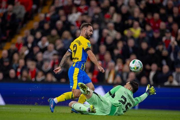 Football - Football League Cup - 3rd Round - Liverpool FC v Southampton FC LIVERPOOL, ENGLAND - Tuesday, September 23, 2025: Liverpool s goalkeeper Giorgi Mamardashvili dives to stop Southampton™s Adam Armstrong from scoring during the Football League Cup 3rd Round match between Liverpool FC and Southampton FC at Anfield. (Photo by David Rawcliffe Propaganda) LIVERPOOL Anfield MERSEYSIDE ENGLAND  Copyright: xDavidxRawcliffex P2025-09-23-Liverpool_Southampton-38