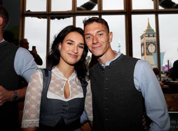 Football, Men, 3 Liga, Season 2025 2026, TSV 1860 Munich, official visit to the Oktoberfest, Hacker Festzelt Manuel Pfeifer TSV 1860 Munich accompanied by traditional costume