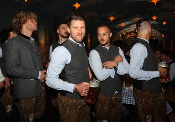 Football, Men, 3 Liga, Season 2025 2026, TSV 1860 Munich, official Oktoberfest visit, Hacker Festzelt Rene Vollath TSV 1860 Munich in traditional costume, standing