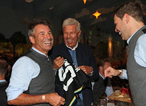 Football, Men, 3 Liga, Season 2025 2026, TSV 1860 Munich, official Oktoberfest visit, Hacker Festzelt Gernot Mang, President TSV 1860 Munich left with Dieter Reiter, Lord Mayor of the City of Munich center and Dr Christian Werner, Managing Director Sports TSV 1860 Munich right in a funny round, laughing, laughing