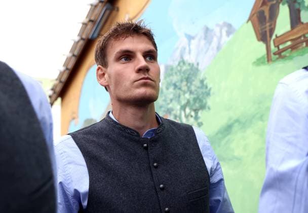 Football, Men, 3 Liga, Season 2025 2026, TSV 1860 Munich, official Oktoberfest visit, Hacker Festzelt Max Christiansen TSV 1860 Munich in traditional costume on the stairs to the gallery