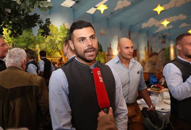 Football, Men, 3 Liga, Season 2025 2026, TSV 1860 Munich, official Oktoberfest visit, Hacker Festzelt Kevin Volland TSV 1860 Munich during interview, head, upper body
