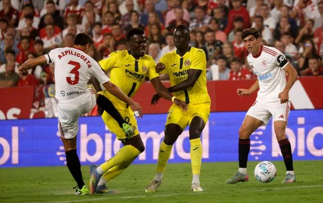 Spanish La Liga EA Sports soccer match Sevilla vs Villarreal at Ramon Sanchez Pizjuan stadium in Sevilla, Spain 23 september 2025 JORNADA 6 LIGA EA SPORTS SEVILLA FC-VILLARREAL 900 Cordon Press  900 CordonxPress LOF - Sevilla vs Villarreal