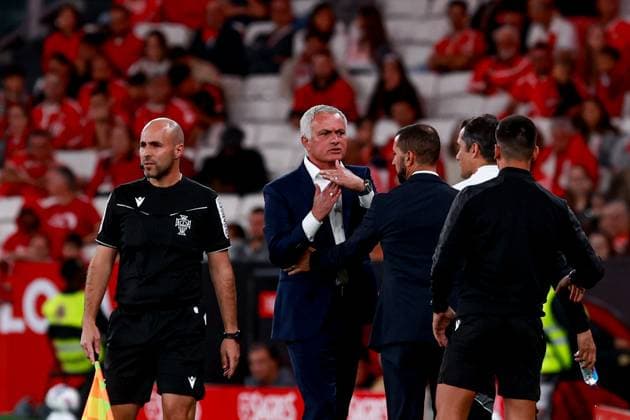Estadio da Luz JosÃ Mourinho head coach of SL Benfica reacts during the Primeira Liga match between SL Benfica and Rio Ave FC at Estadio da Luz on September 23, 2025 in Lisbon, Portugal. Liga Portugal Betclic - SL Benfica vs Rio Ave FC (Valter Gouveia SPP)  Copyright: xValterxGouveia SPPx spp-en-VaGo-VG_L2055