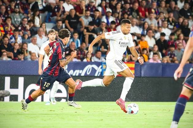 Spanish La Liga EA Sports soccer match Levante vs Real Madrid at Ciutat de Valencia stadium in Valencia, Spain 23 September 2025 Kylian Mbappe 900 Cordon Press  900 CordonxPress LOF - Levante vs Real Madrid