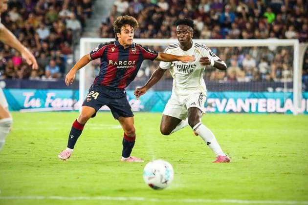 Spanish La Liga EA Sports soccer match Levante vs Real Madrid at Ciutat de Valencia stadium in Valencia, Spain 23 September 2025 Vinicius Jr 900 Cordon Press  900 CordonxPress LOF - Levante vs Real Madrid