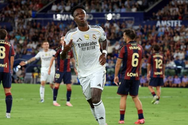 Spain - LaLiga EA Sports - Levante UD vs Real Madrid CF - 23 09 2025 SPAIN, VALENCIA, SEPTEMBRE 23. Vinicius Junior of Real Madrid celebrates after scoring his side™s opening goal during the LaLiga EA Sports match between Levante UD and Real Madrid CF at Estadio Ciutat de Valencia on septembre 23, 2025 in Valencia, Spain. Photo by Manuel Blondeau AOP.Press Valencia Estadio Ciutat de Valencia Spain Copyright: x ManuelxBlondeau AOP.Pressx AOP20250923-0001
