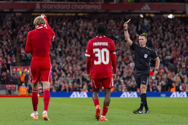 Football - Football League Cup - 3rd Round - Liverpool FC v Southampton FC LIVERPOOL, ENGLAND - Tuesday, September 23, 2025: Liverpool s Hugo Ekitike is shown a second yellow for taking his shirt off during his goal celebrations by referee Thomas Bramall during the Football League Cup 3rd Round match between Liverpool FC and Southampton FC at Anfield. (Photo by David Rawcliffe Propaganda) LIVERPOOL Anfield MERSEYSIDE ENGLAND  Copyright: xDavidxRawcliffex P2025-09-23-Liverpool_Southampton-75